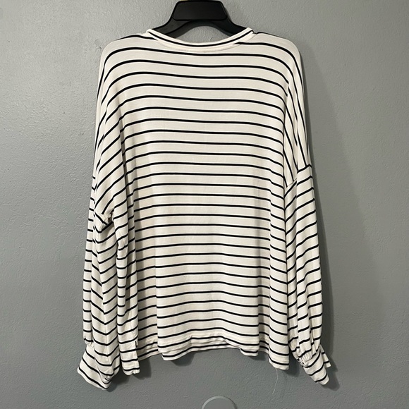 CAbi 5746 Relax Game Day Striped Long Sleeve Top Sweatshirt Black White Large - Picture 7 of 15